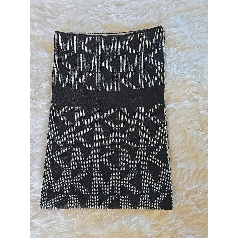 Michael Kors Women Scarf MK Logo White And Black Two Sides
